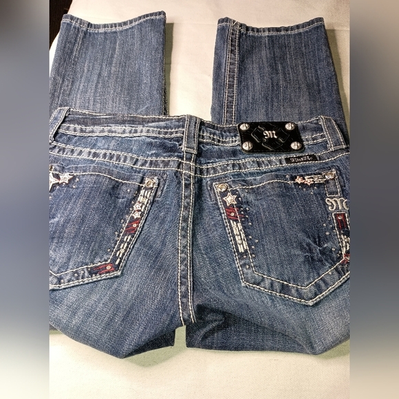 New Condition MISS ME bling embroidered cuffed blue denim capris (#41) - Picture 5 of 11